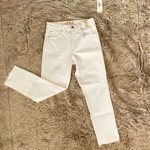 AMO Chelsea Crop 36 NWT (white skies)